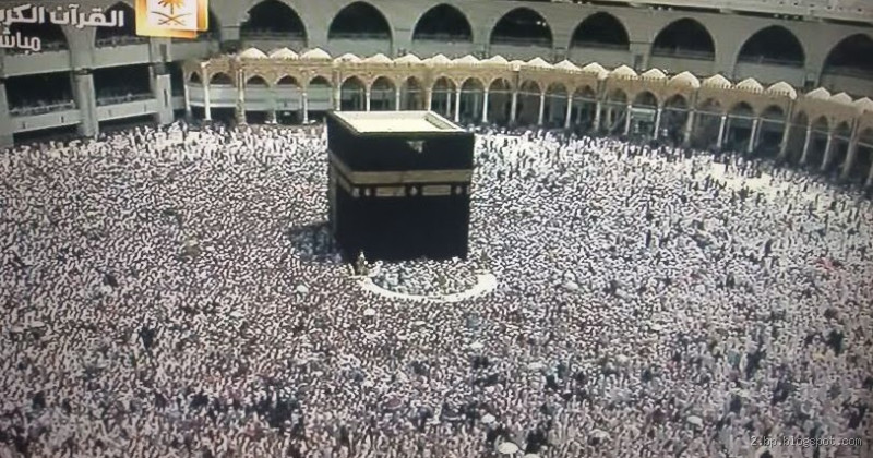 هل النظر الى الكعبة يقوي النظر؟ بين الاعتقاد الشعبي والحقيقة العلمية