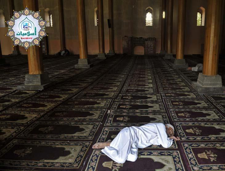 ما حكم النوم قبل الصلاة بساعة؟ هل يؤثر على الصلاة؟