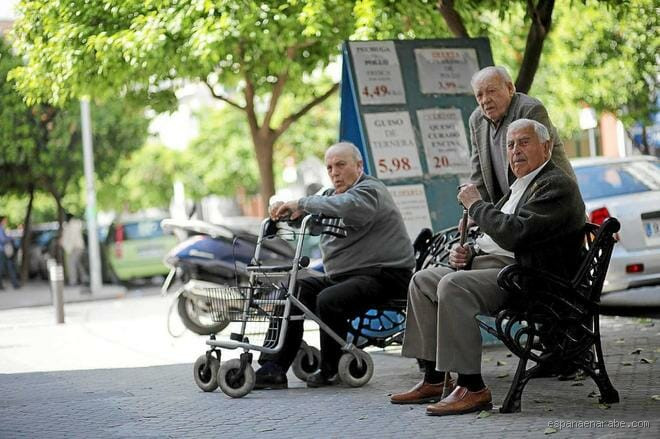 ما هو سن التقاعد في إسبانيا؟