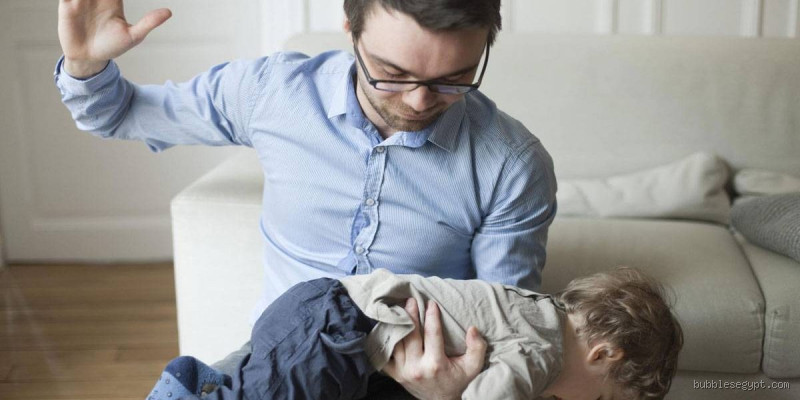 ماذا يحدث للطفل بعد الضرب؟ اكتشف تأثيراته النفسية والجسدية