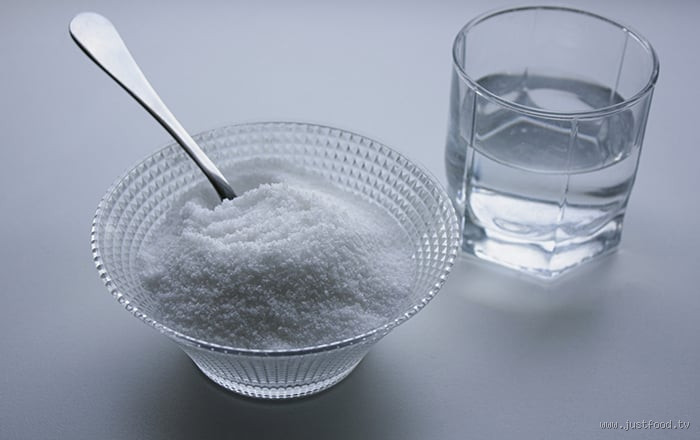 كم مدة الماء والملح؟ تعرف على الفوائد والاحتياطات